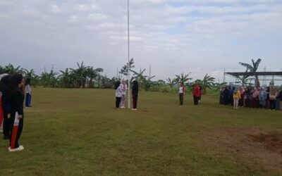 Latihan Upacara Bendera HUT RI ke-80 di Lapangan Desa Keleng