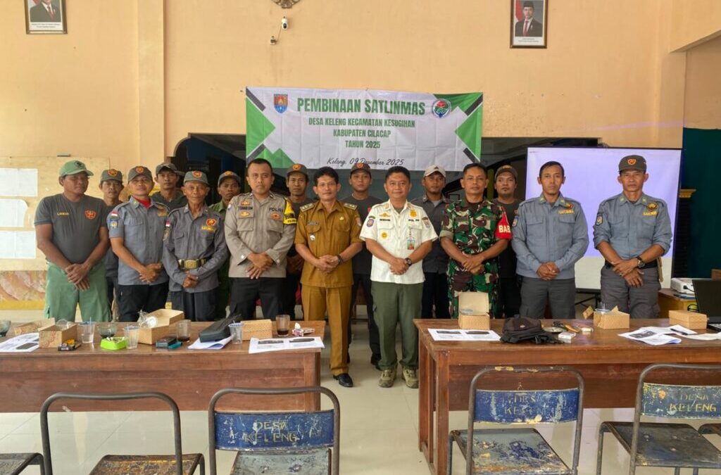 Pembinaan Satlinmas Desa Keleng Digelar di Balai Desa